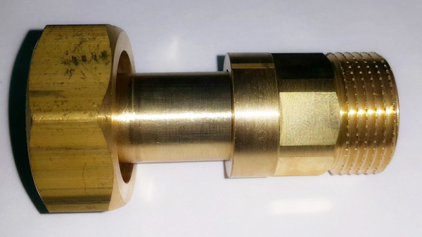Сгон латунный изменяемой длины с НАКИДНОЙ ГАЙКОЙ внутренняя/НАРУЖНАЯ резьба ВН 1"х3/4" made in EU БМ00000043497